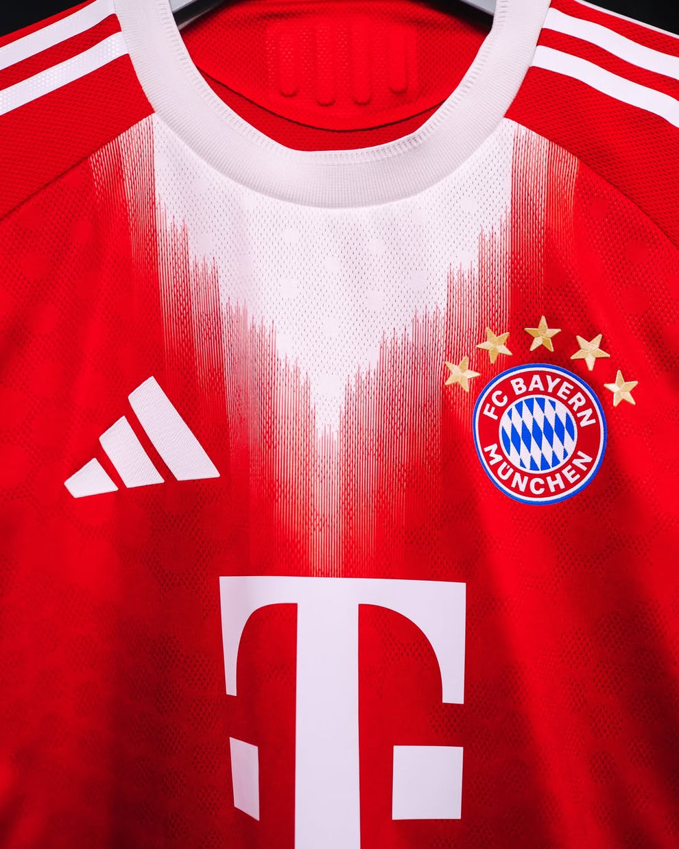 FC Bayern Munich 2025/26 Home Jersey
