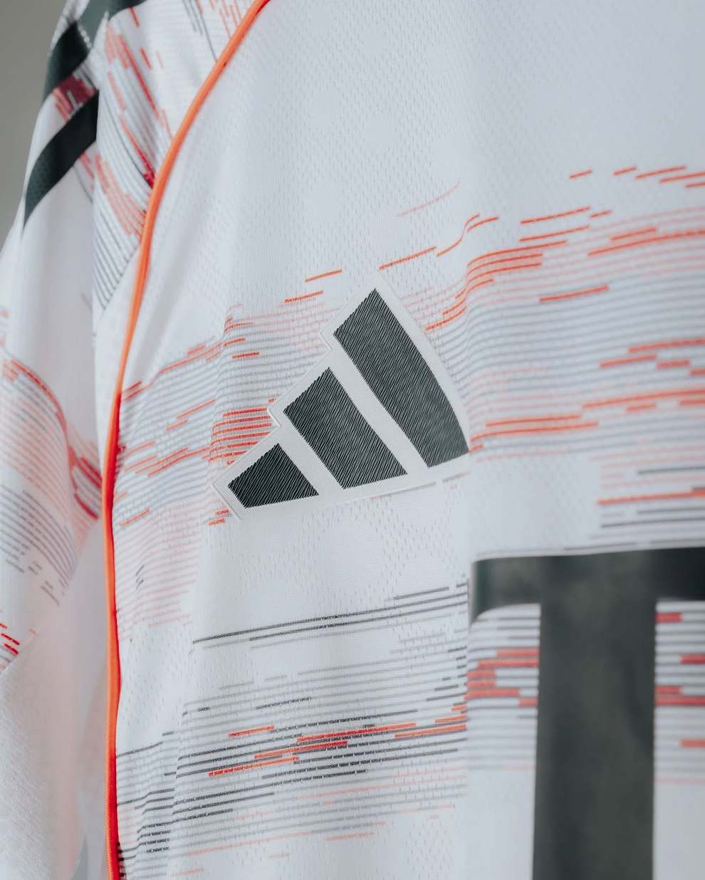 FC Bayern Munich 2025/26 Away Jersey